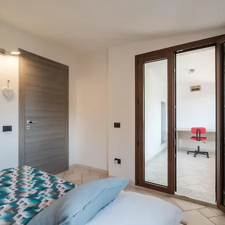 Free Parking - Modern Design In A Oasis Apartment
