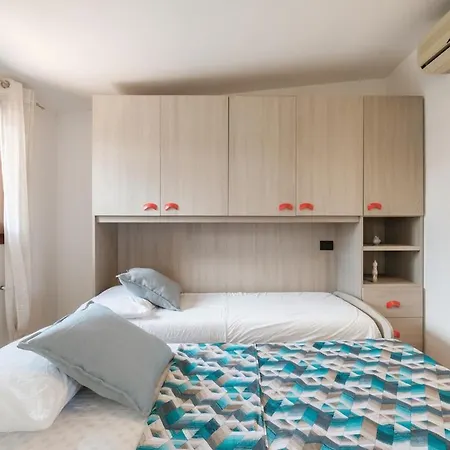 Free Parking - Modern Design In A Oasis Apartment
